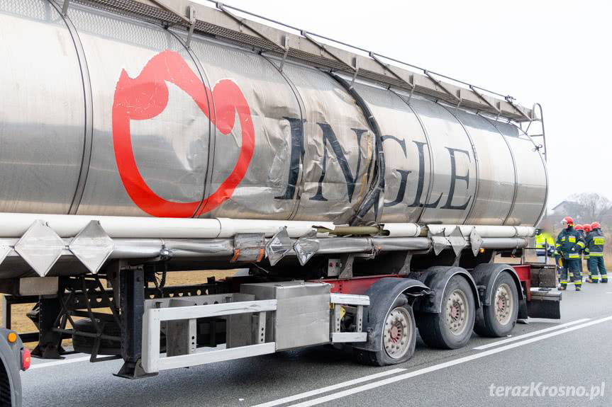 Zderzenie dwóch ciężarówek w Barwinku