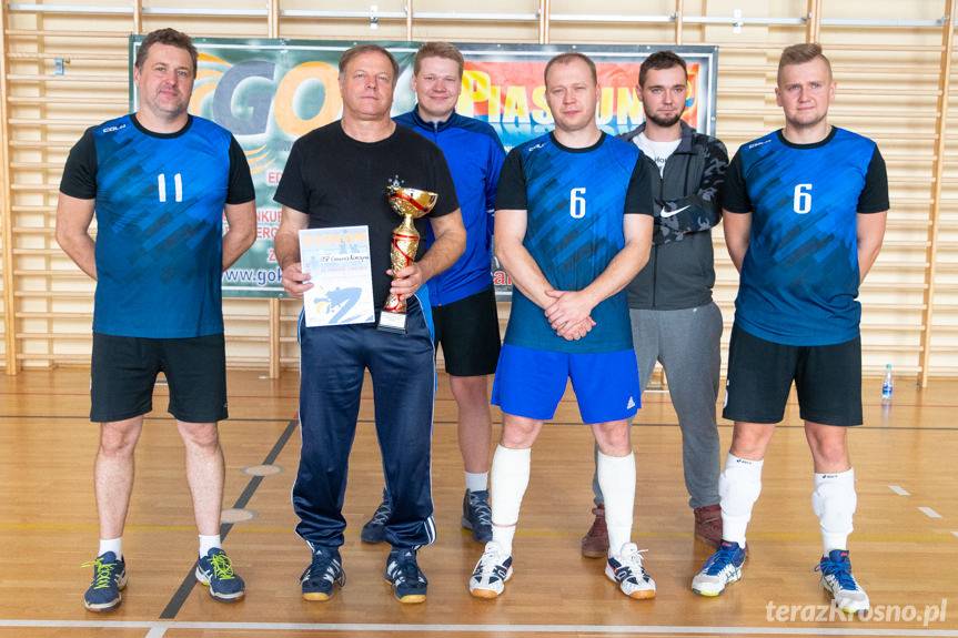 Strażacy z gminy Korczyna tryumfują w siatkarskich zawodach powiatowych