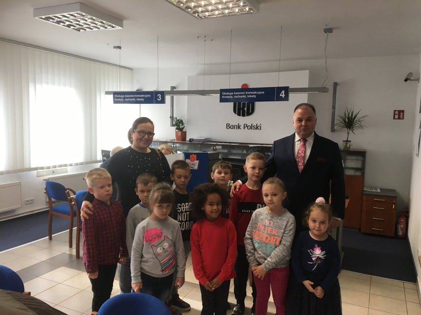 Uczniowie SP w Długiem odwiedzili Oddział Banku Polskiego PKO w Jedliczu