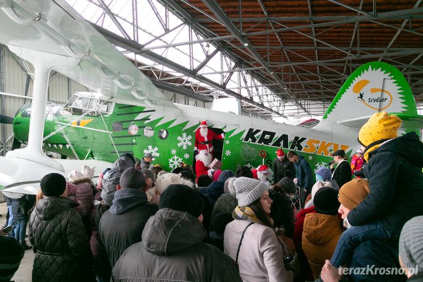 Mikołaje na lotnisku 