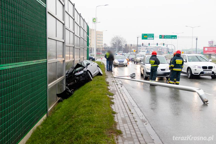 Zderzenie na Podkarpackiej. Na komisariat zgłosił się kierowca volkswagena