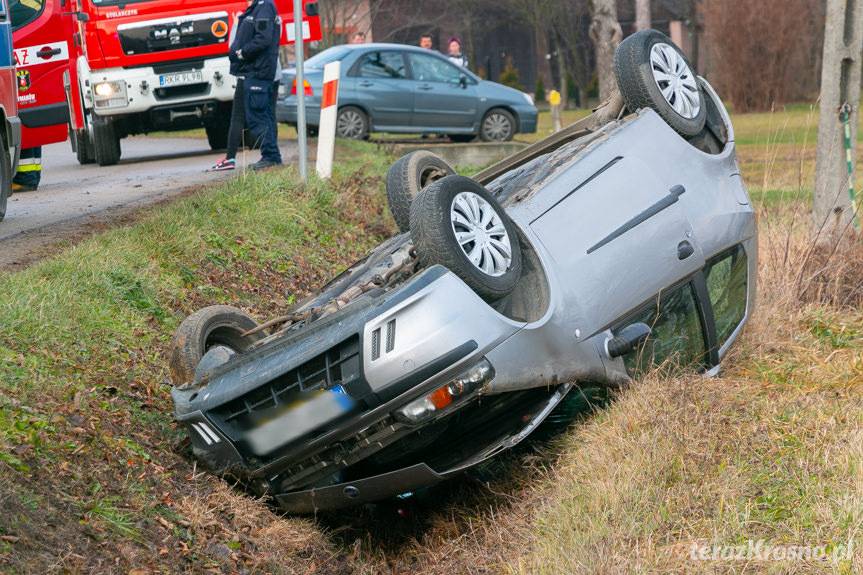 Region. Dachowanie fiata w Besku