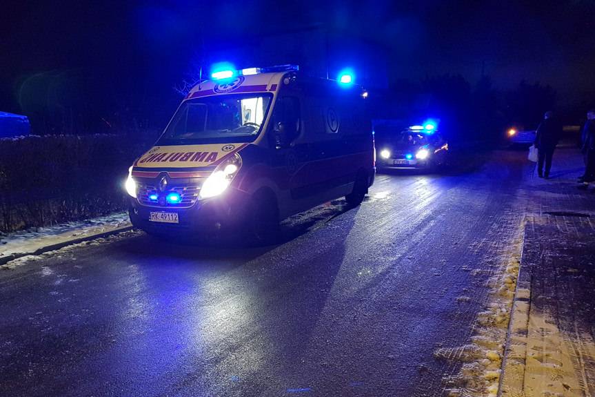 Najechała autem na leżącego na jezdni mężczyznę