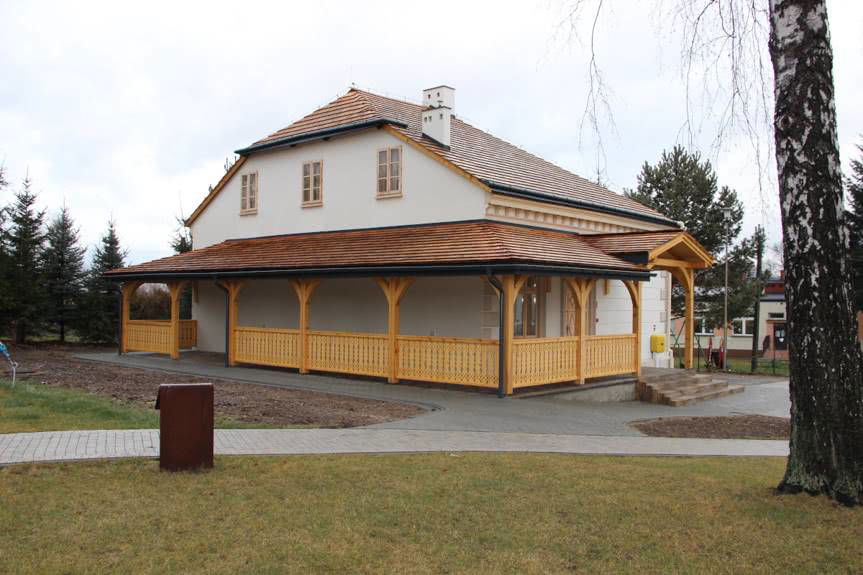 Zabytkowa oficyna w Jaszczwi odzyskała dawny blask