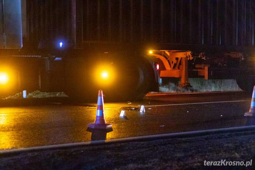 Makabryczny wypadek w Pustynach. Policja poszukuje kierowcy, który potrącił pieszego