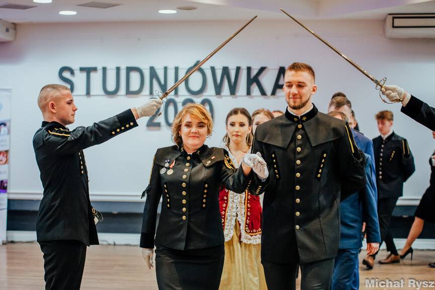 Studniówka uczniów "Naftówki"