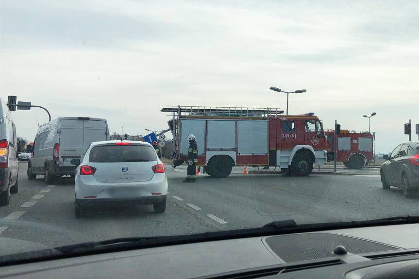 "Sabina" zaatakowała. Zerwane dachy, powalone drzewa
