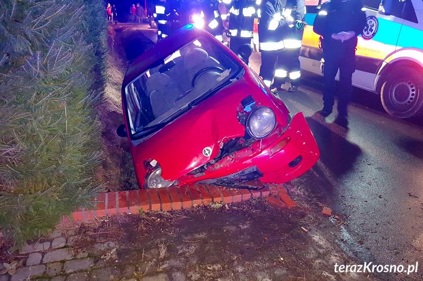 Wypadek w Ustrobnej. Dwie osoby w szpitalu