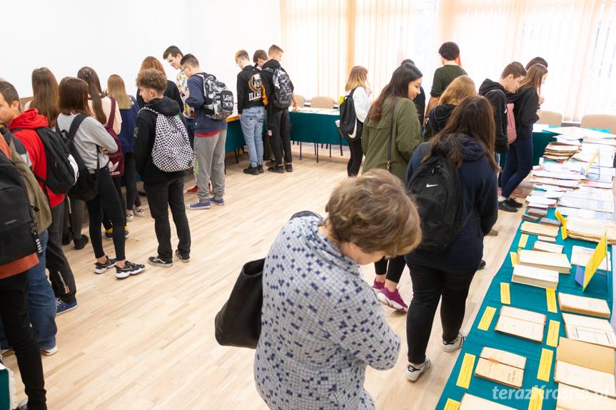 Wystawa historyczna w ZSKU w Krośnie