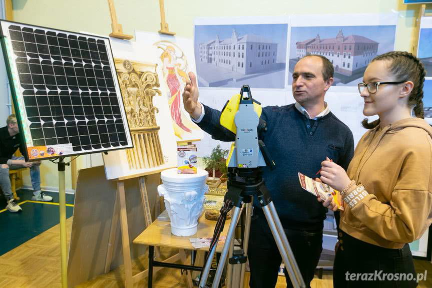 V Minigiełda Szkół w Zręcinie
