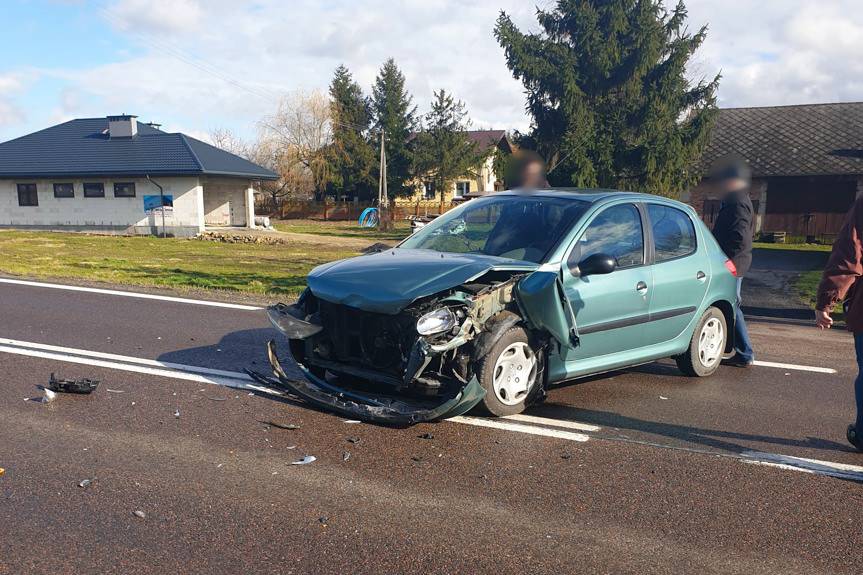 REGION. Zderzenie peugeota i skody w Jabłonicy Polskiej