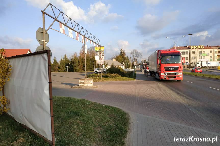 TIR najechał na tył osobówki
