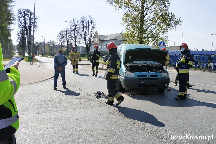 Zagapił się i wjechał na wysepkę