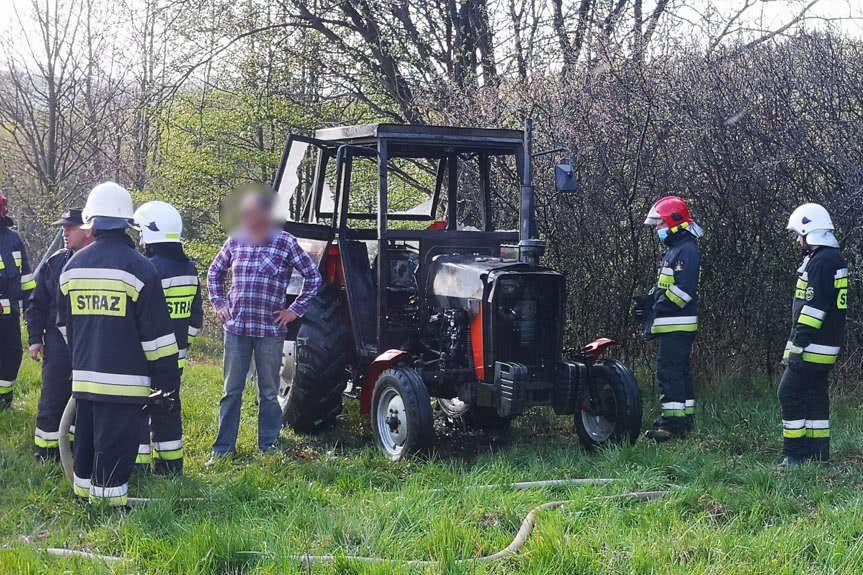 Pożar ciągnika rolniczego w Łączkach Jagiellońskich