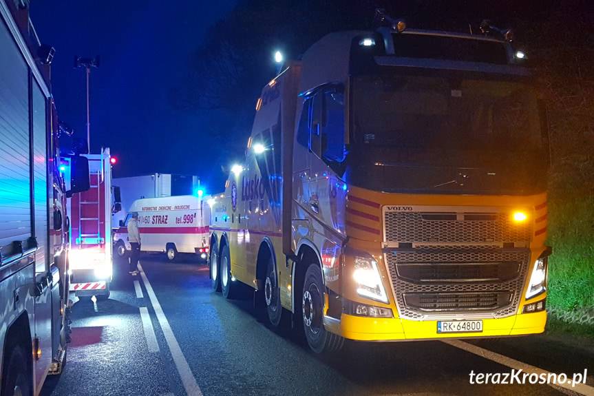 Kolizja w Trzcianie, ciężarówka zablokowała DK19