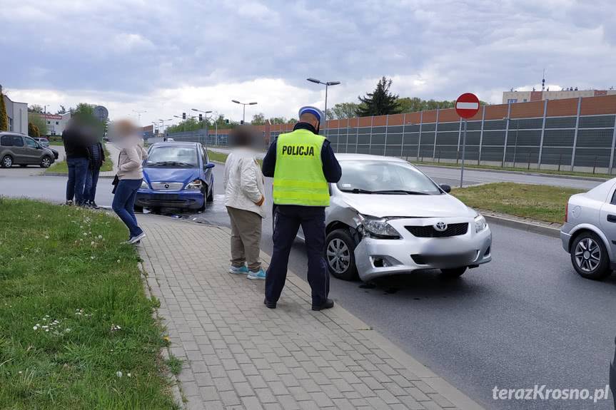 Zderzenie mercedesa i toyoty w Krośnie