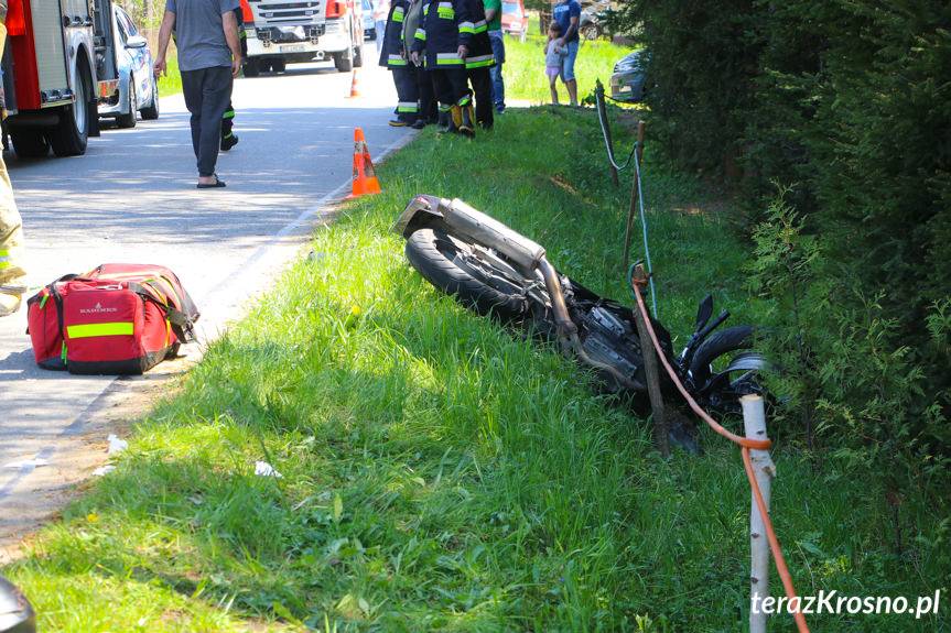 Wypadek w Węglówce, poważnie ranny motocyklista 