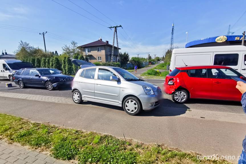Krosno. Kolizja trzech samochodów na Krakowskiej