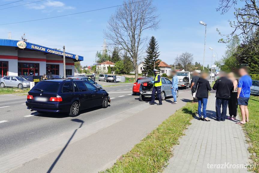 Krosno. Kolizja trzech samochodów na Krakowskiej