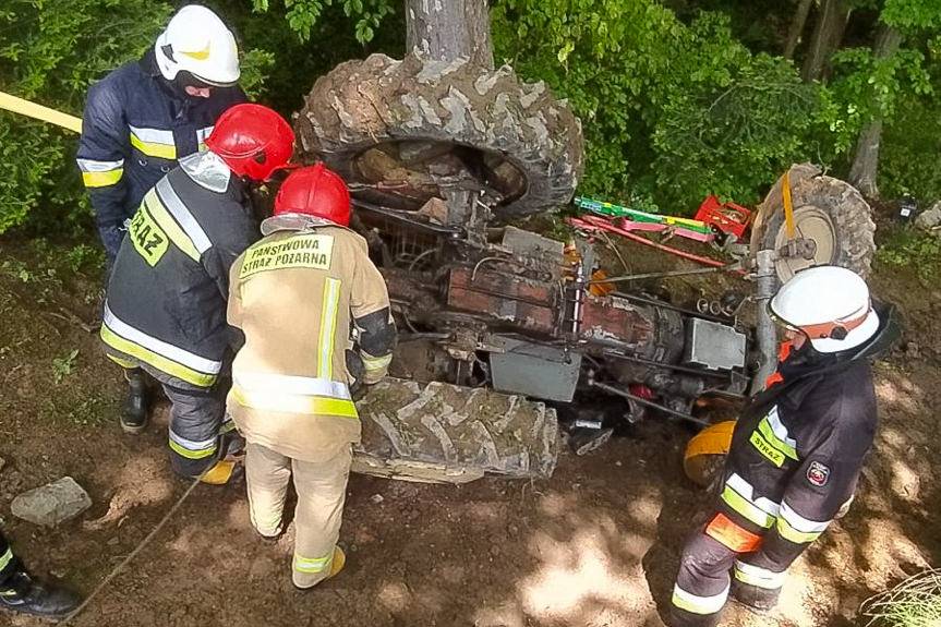 REGION. 68-latek przygnieciony przez ciągnik rolniczy