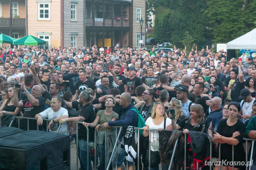 Lokalne imprezy masowe masowo odwoływane