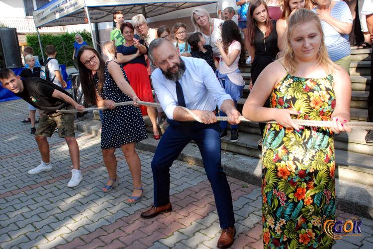 Lokalne imprezy masowe masowo odwoływane