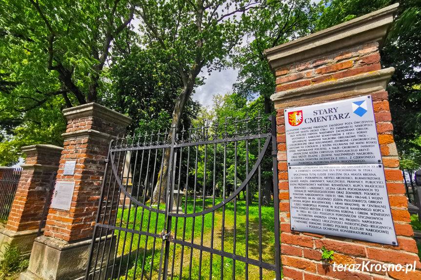 Krosno. Nagrobki powrócą na stary cmentarz. Po konserwacji