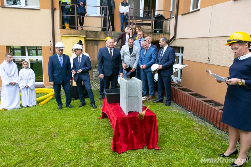 Równe. Kamień węgielny pod salę gimnastyczną wmurowany