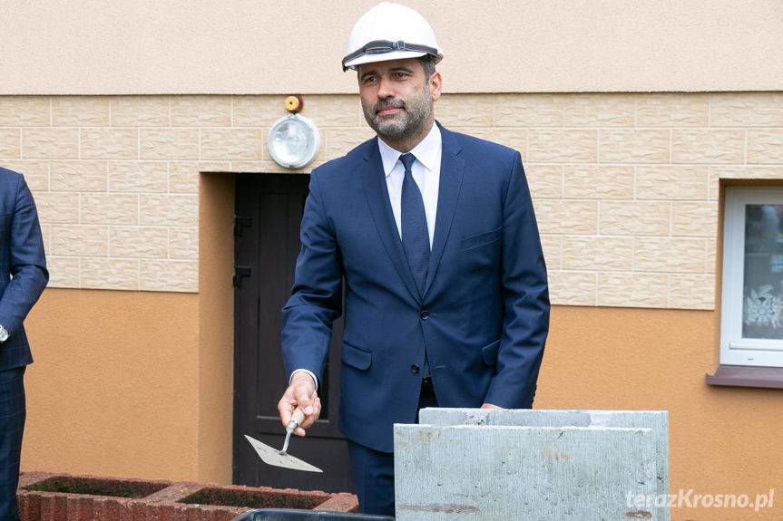 Równe. Kamień węgielny pod salę gimnastyczną wmurowany