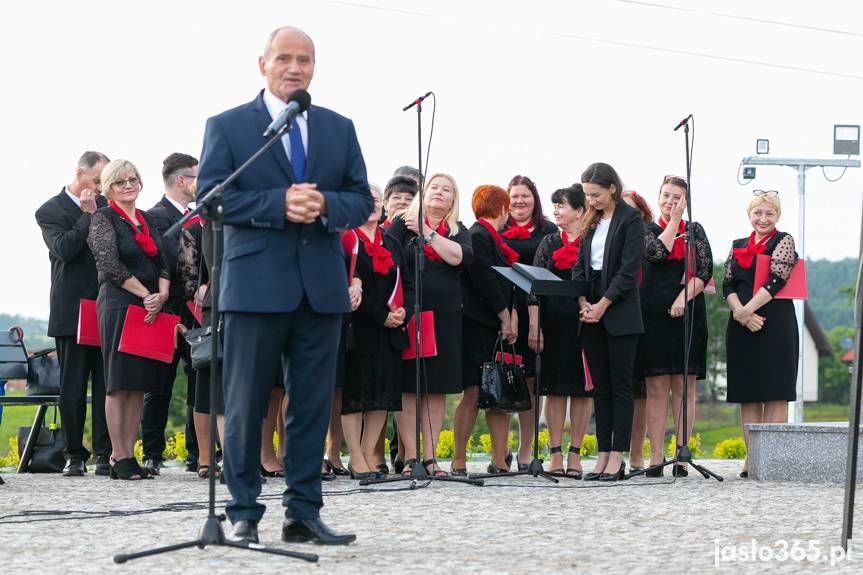 REGION. W Jaśle poświęcono pomnik Chrystusa Króla