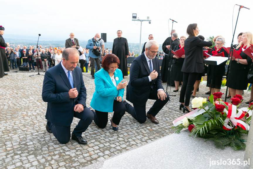 REGION. W Jaśle poświęcono pomnik Chrystusa Króla