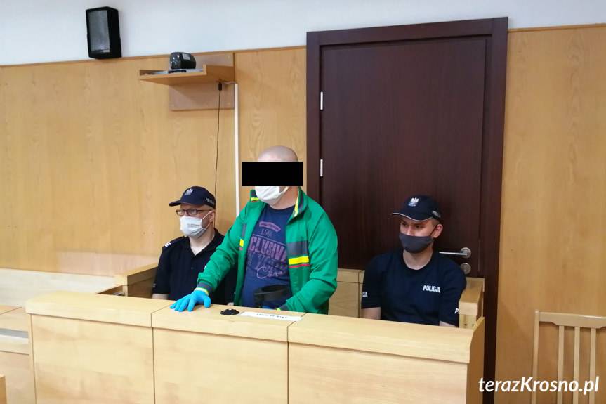 Sprawca napadu z siekierą na sklep w Łękach Strzyżowskich skazany