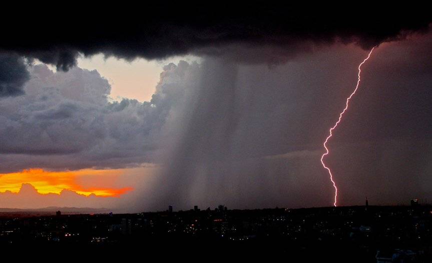 Ostrzeżenie meteo przed deszczem i burzami. Może spaść grad