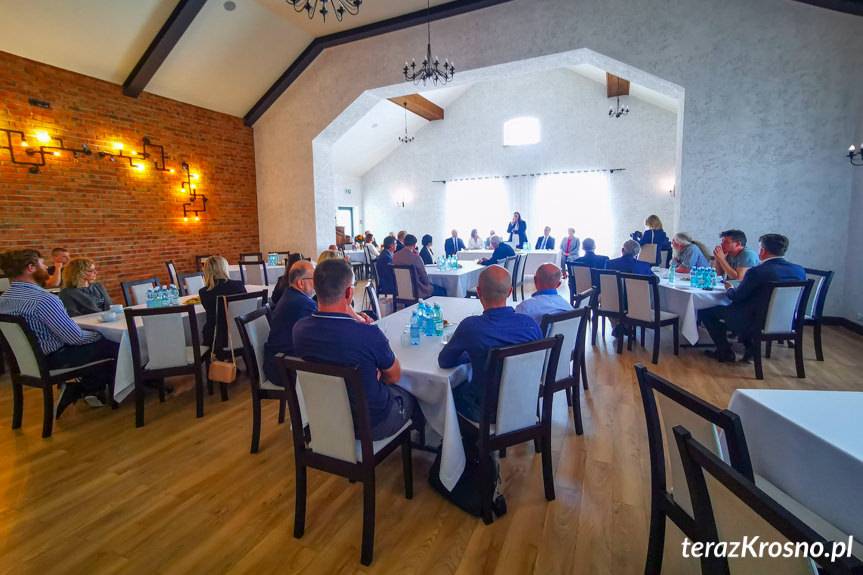 Rymanów. Minister Małgorzata Jarosińska-Jedynak o pakiecie antywirusowym