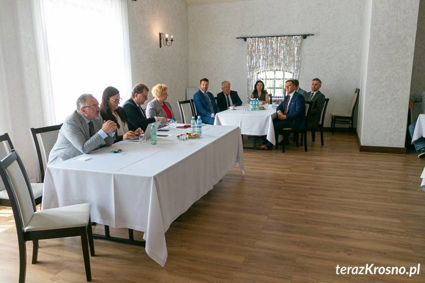 Rymanów. Minister Małgorzata Jarosińska-Jedynak o pakiecie antywirusowym