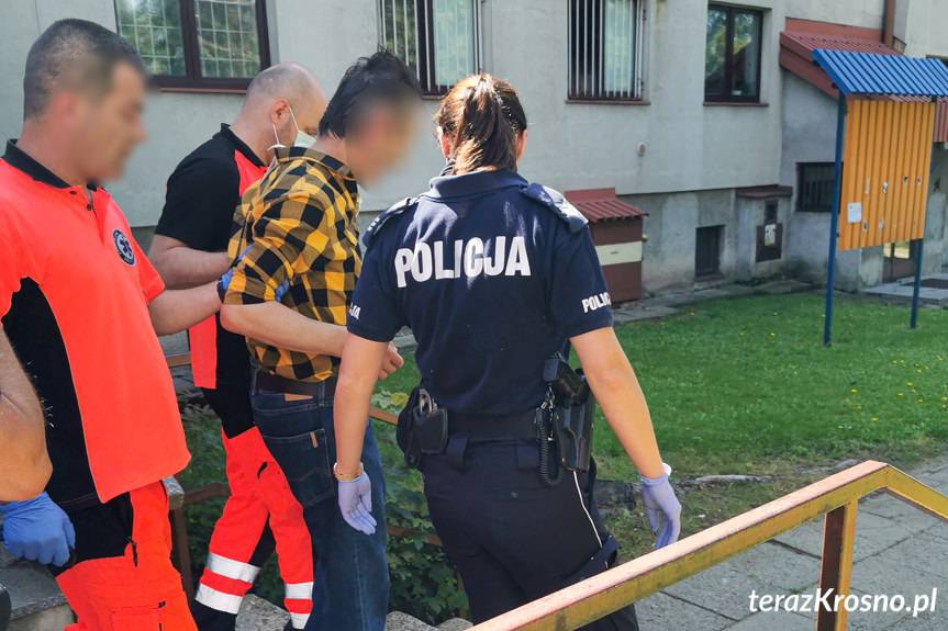 Wtargnął z nożem na pocztę w Krośnie. Jest decyzja sądu