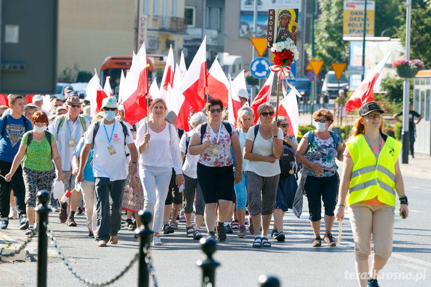 Krosno. Wierni pielgrzymują na Jasną Górę