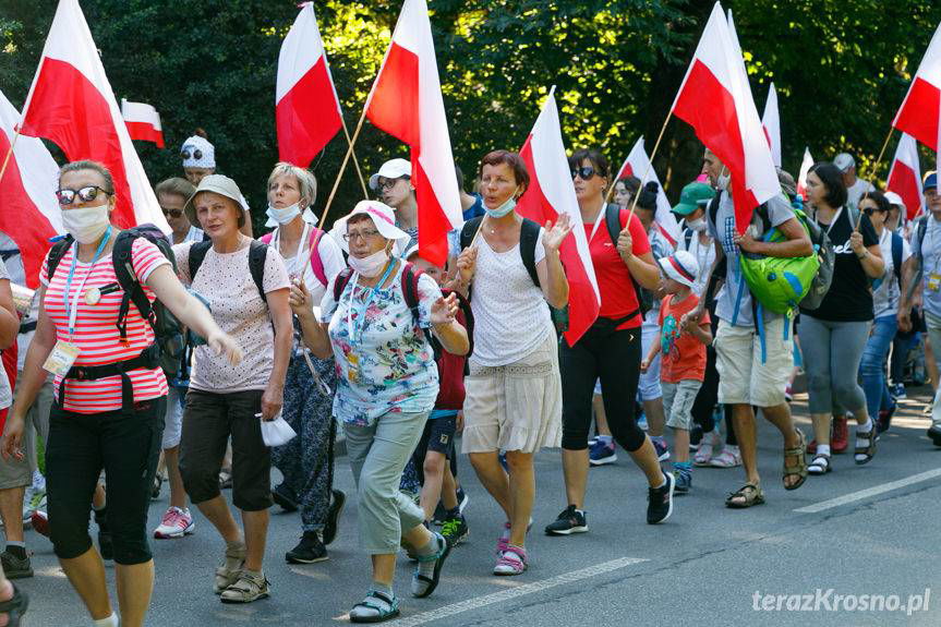 Krosno. Wierni pielgrzymują na Jasną Górę