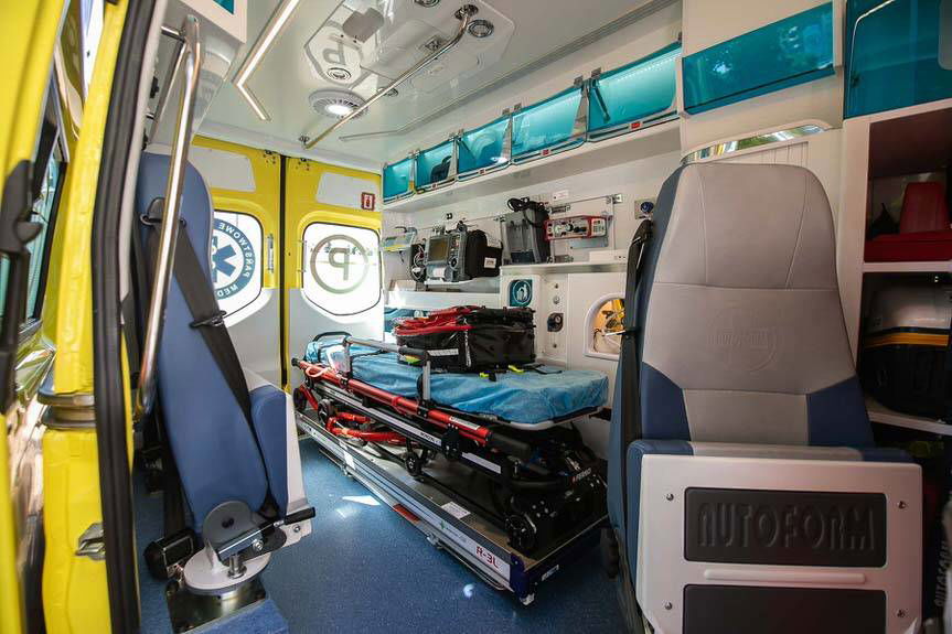 Karetki do walki z pandemią w Krośnie