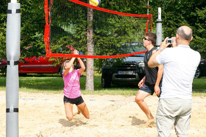 Na piasku walczyli o puchar starosty