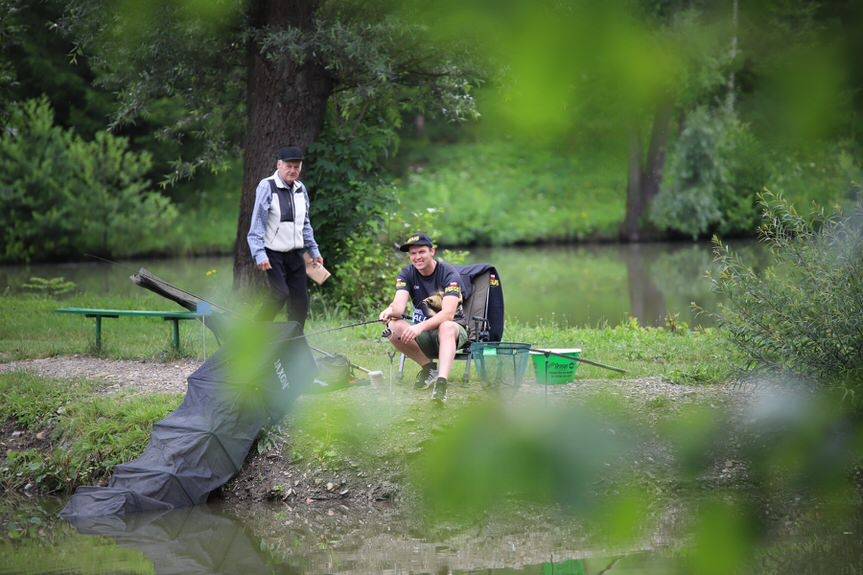 Zawody wędkarskie w Jedliczu