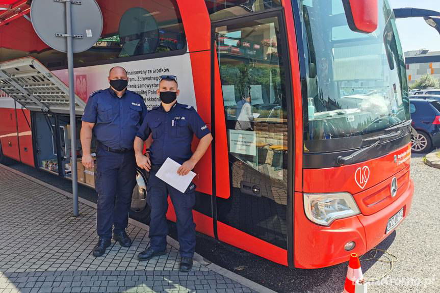 Przy starostwie w Krośnie oddali najcenniejszy dar