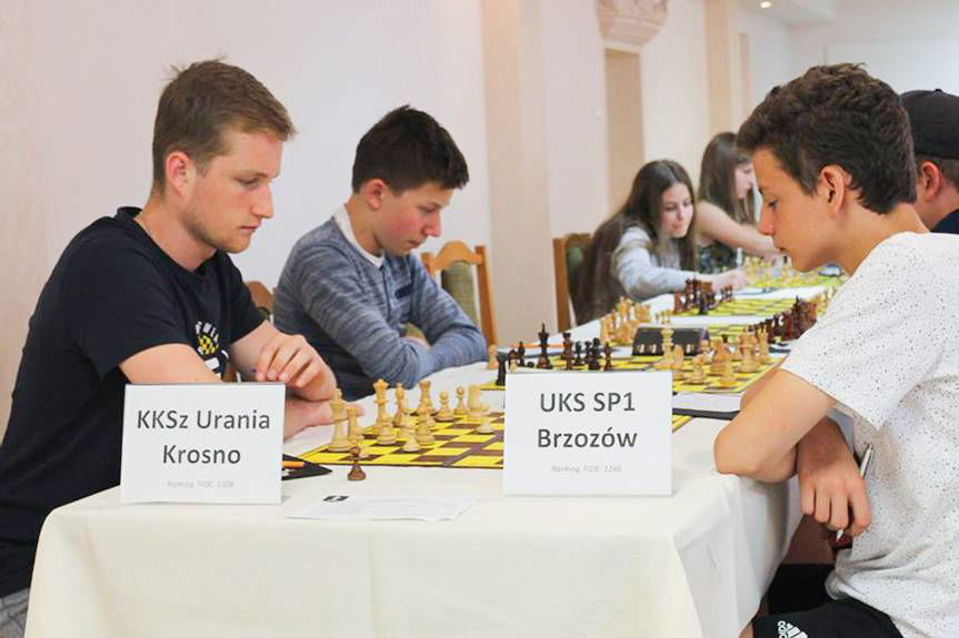 Szachiści Uranii Krosno w II lidze juniorów