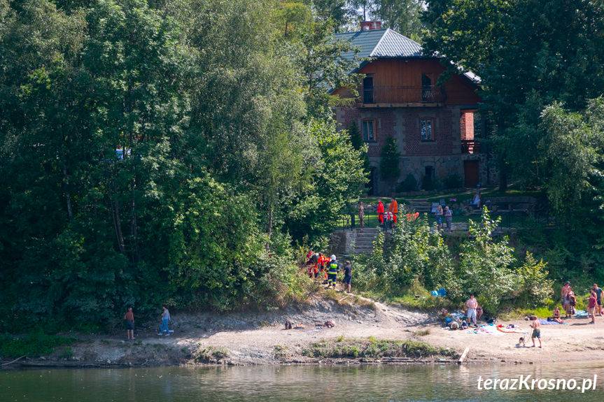 REGION. Mężczyzna uratowany w ostatniej chwili. Pływał pijany w Odrzechowej
