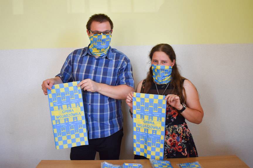 Gmina Wojaszówka rozdała chusty