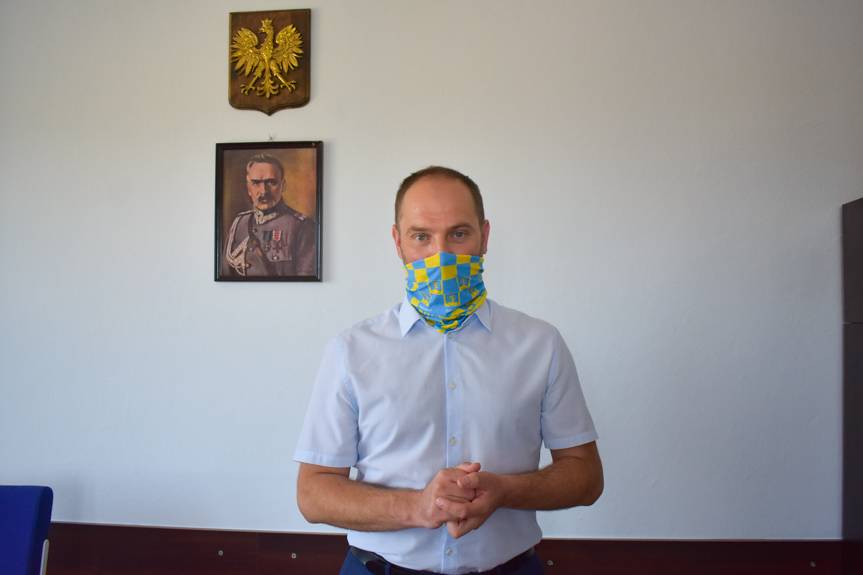 Gmina Wojaszówka rozdała chusty