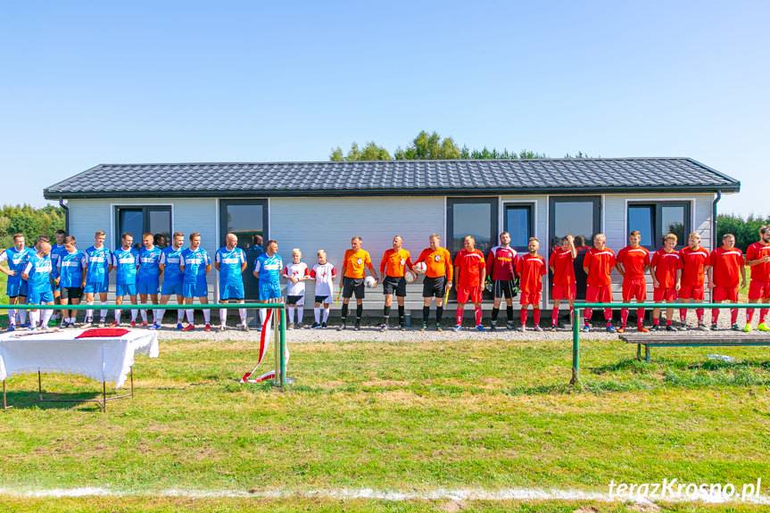 Piłkarze z Pustyn doczekali się nowej szatni