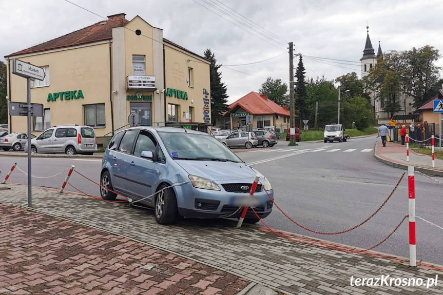 Kolizja na skrzyżowaniu w Zręcinie