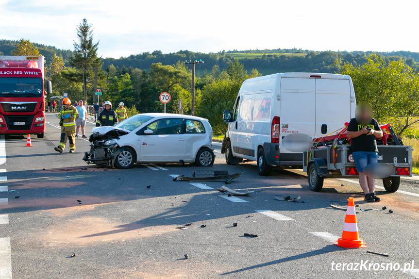 Wypadek w Tylawie na DK19, zderzenie trzech samochodów