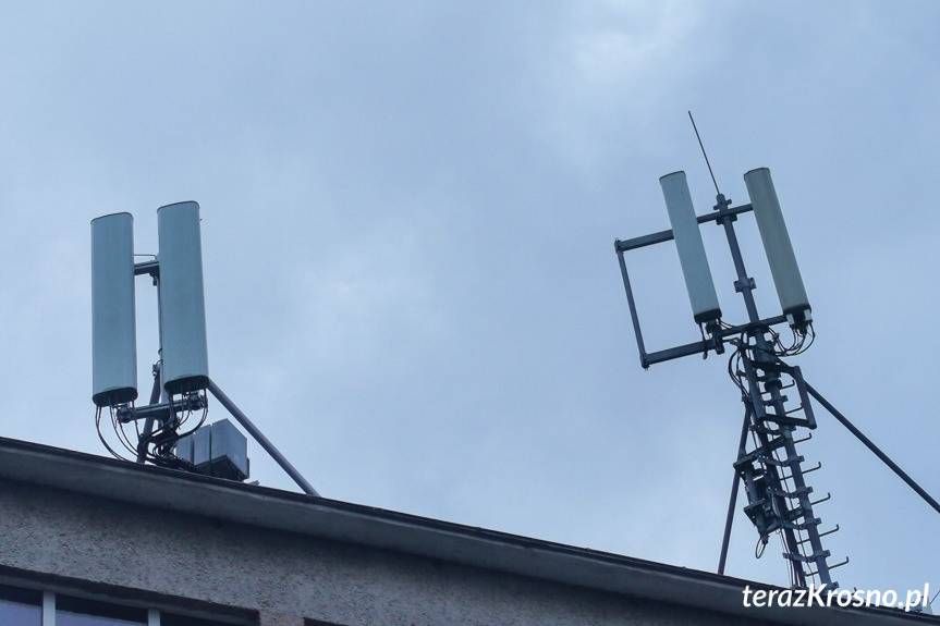 Mieszkańcy interweniują w sprawie masztów na budynku przy ul. Staszica